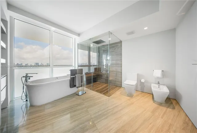 $27,500 | 450 Alton Road, Unit 3301, Miami Beach, FL 33139