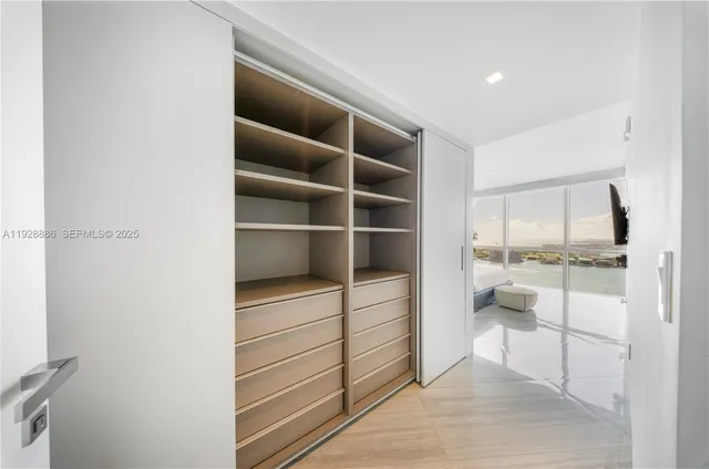 $27,500 | 450 Alton Road, Unit 3301, Miami Beach, FL 33139