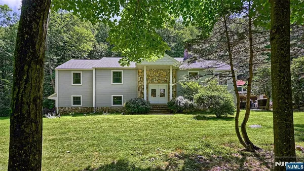 $1,200,000 | 460 Laurel Lane, Butler, NJ 07405