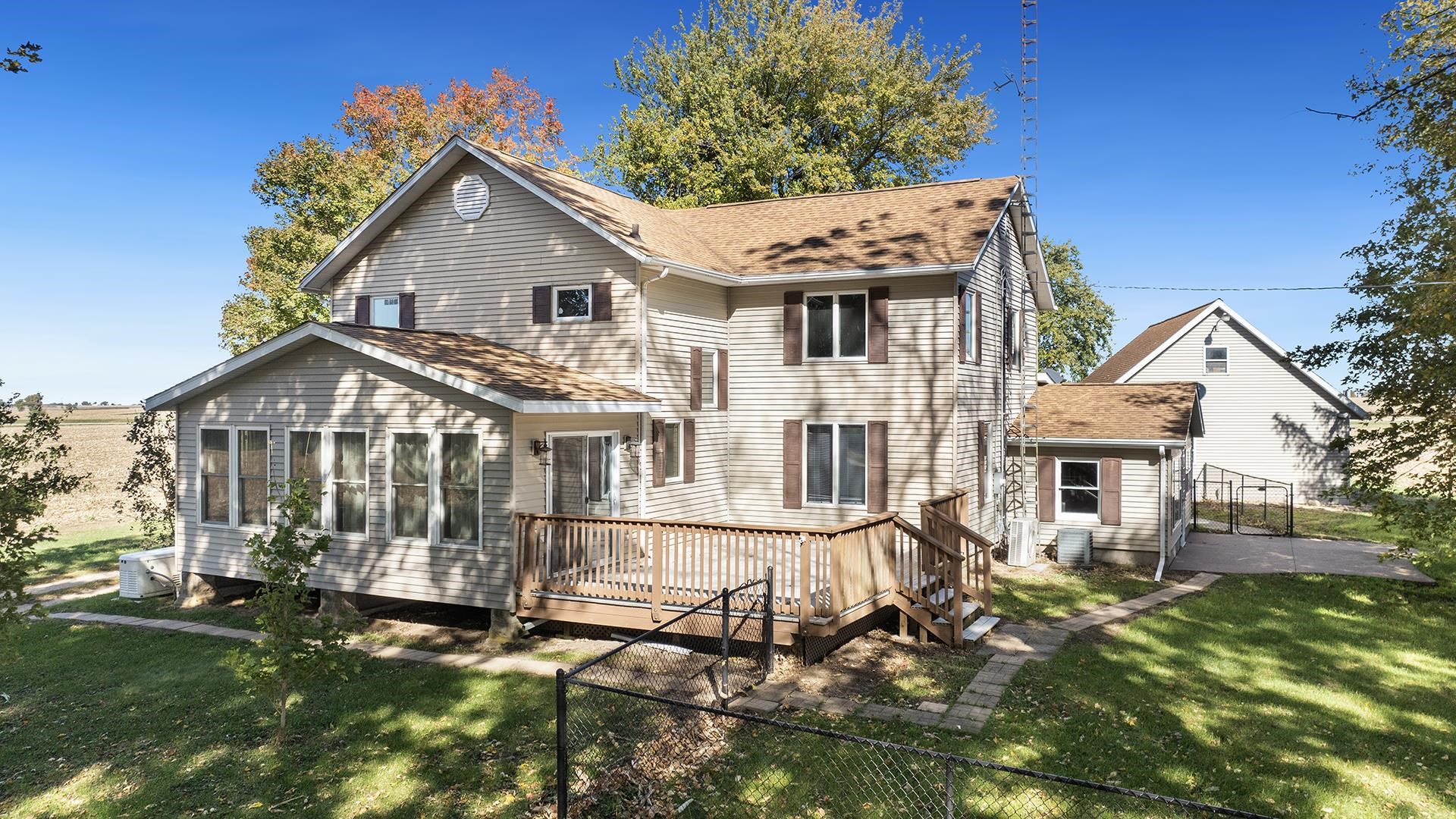 1182 Inlet Road Amboy, IL 61310 - Photo 1 of 57