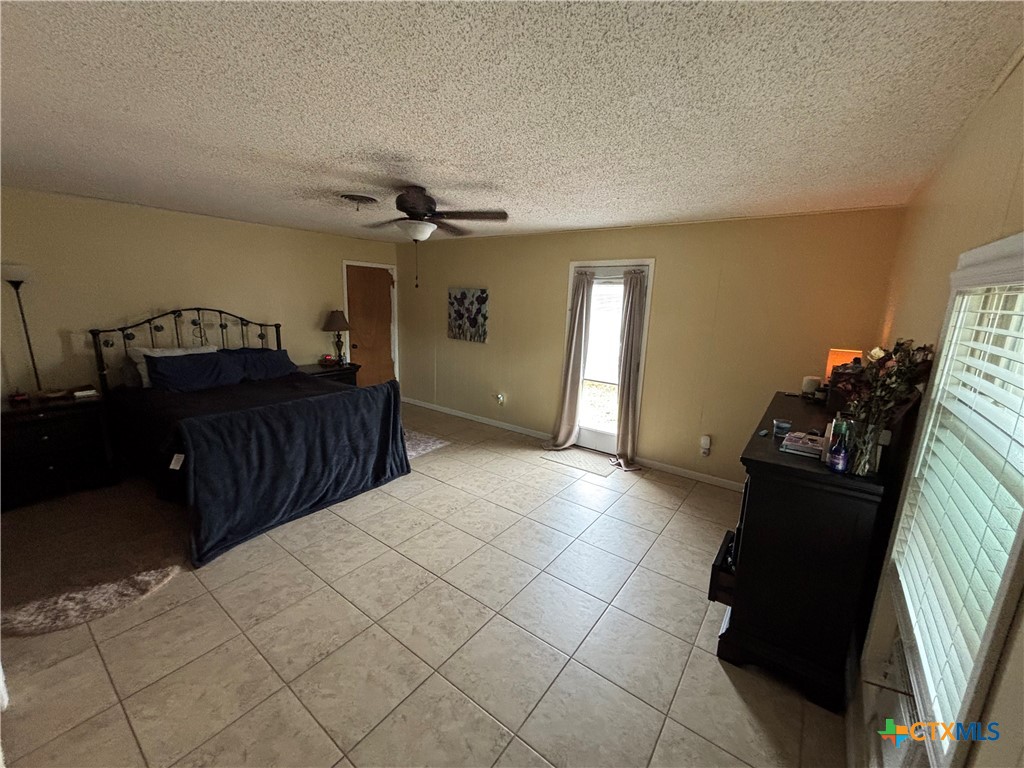 112 Stratford Street Victoria, TX 77905 - Photo 2 of 13 a living room with furniture