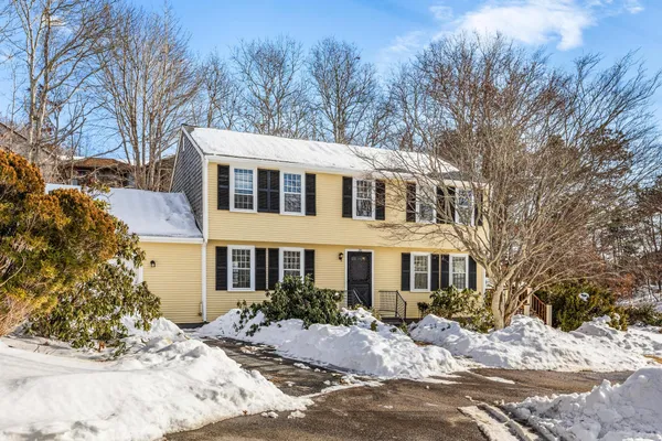 $585,000 | 20 Colony Avenue, Buzzards Bay, MA 02532