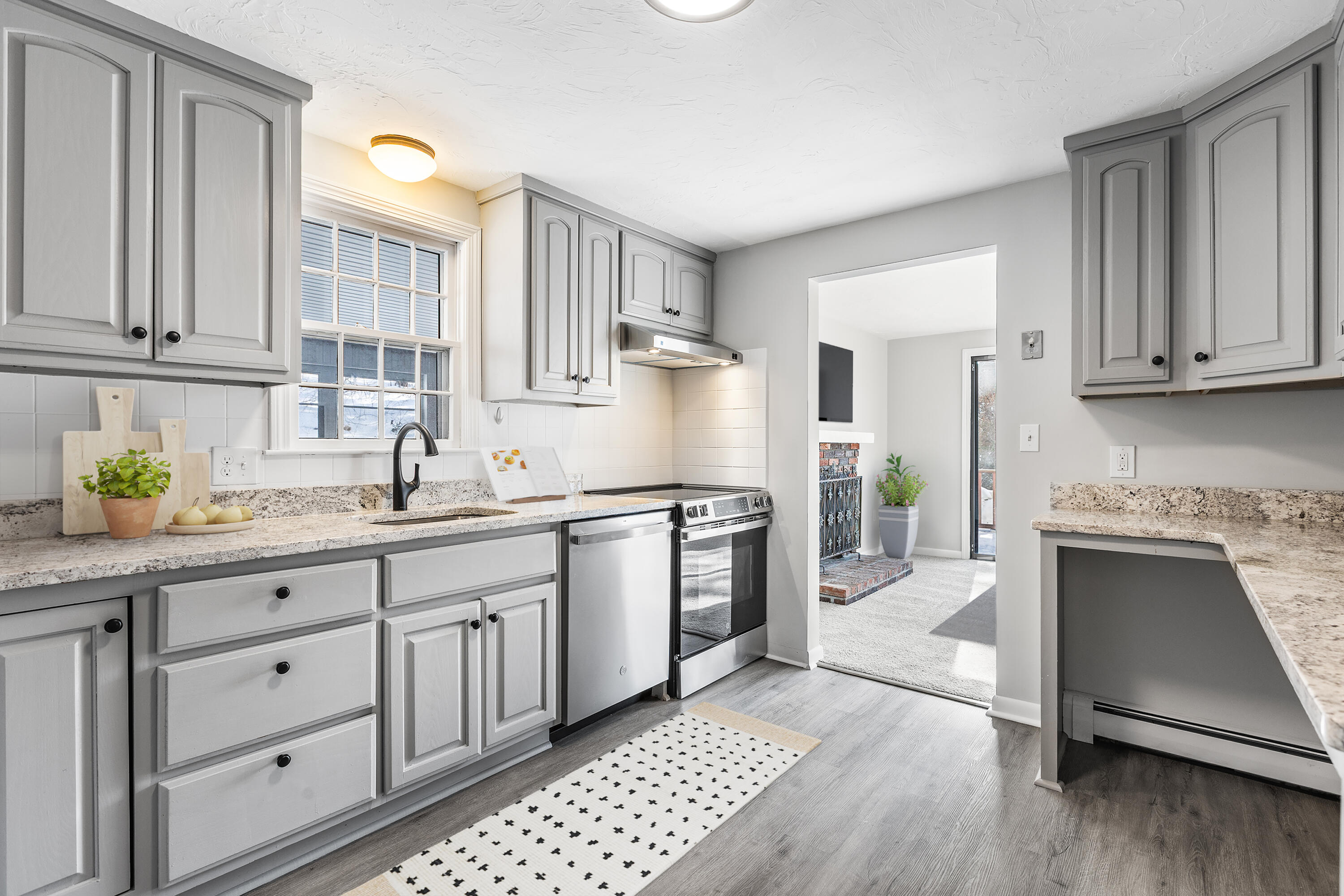 20 Colony Avenue Buzzards Bay, MA 02532 - Photo 3 of 14 8I3A6259_Final