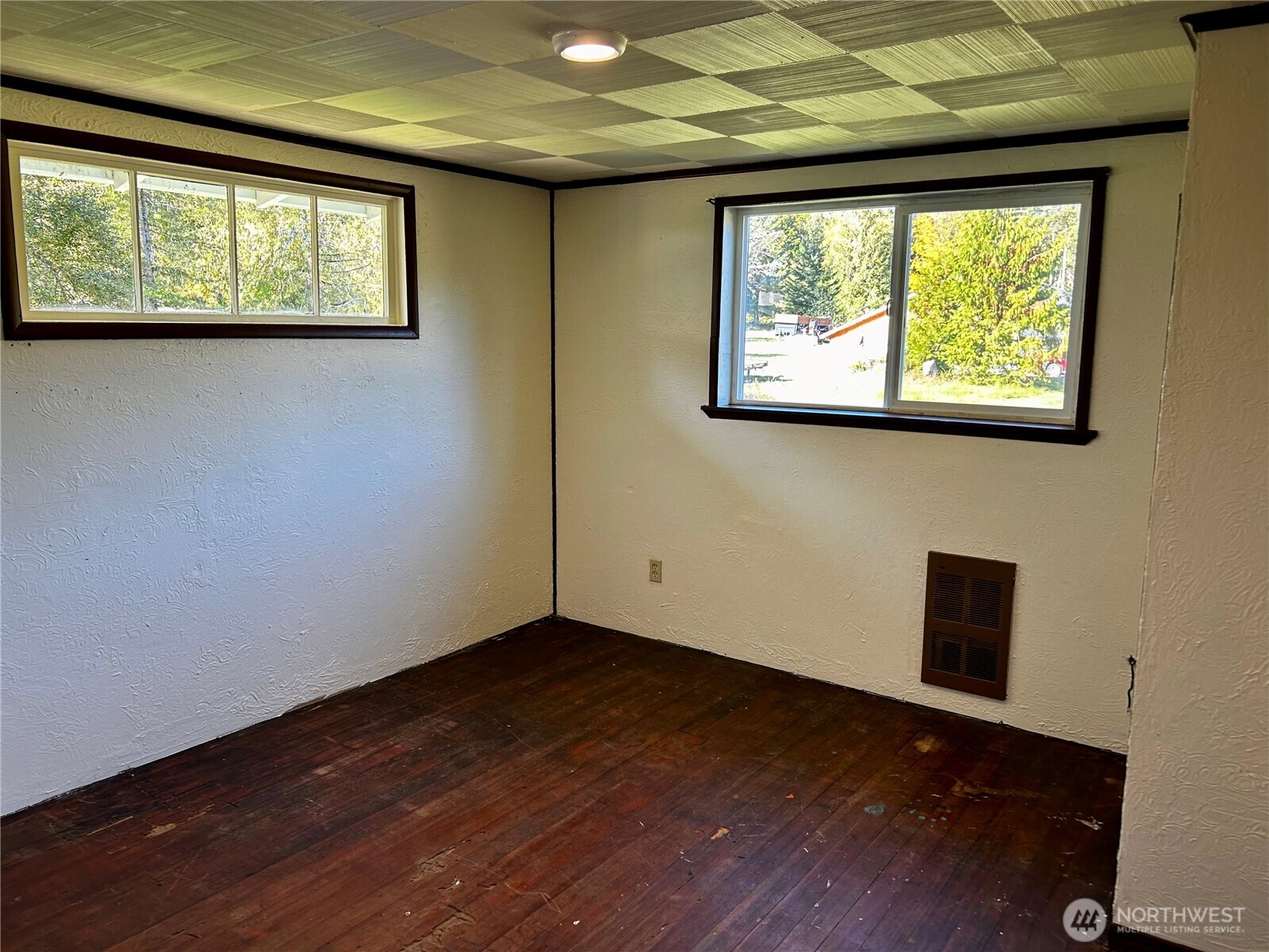 1800 Monroe Road Port Angeles, WA 98362 - Photo 29 of 38 Gallery Image 29