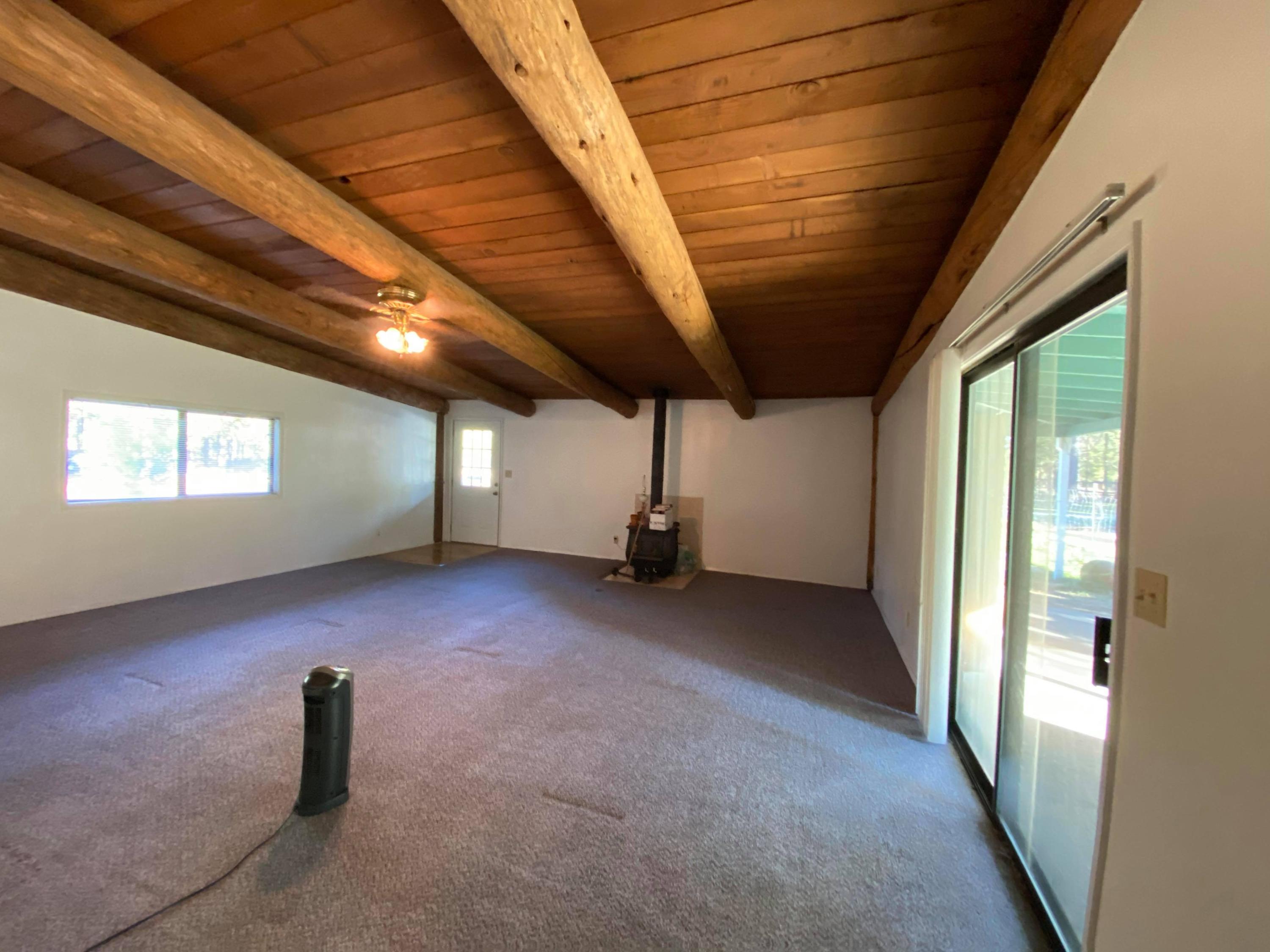 53421 Deep Woods Road La Pine, OR 97739 - Photo 16 of 33 Living Room1