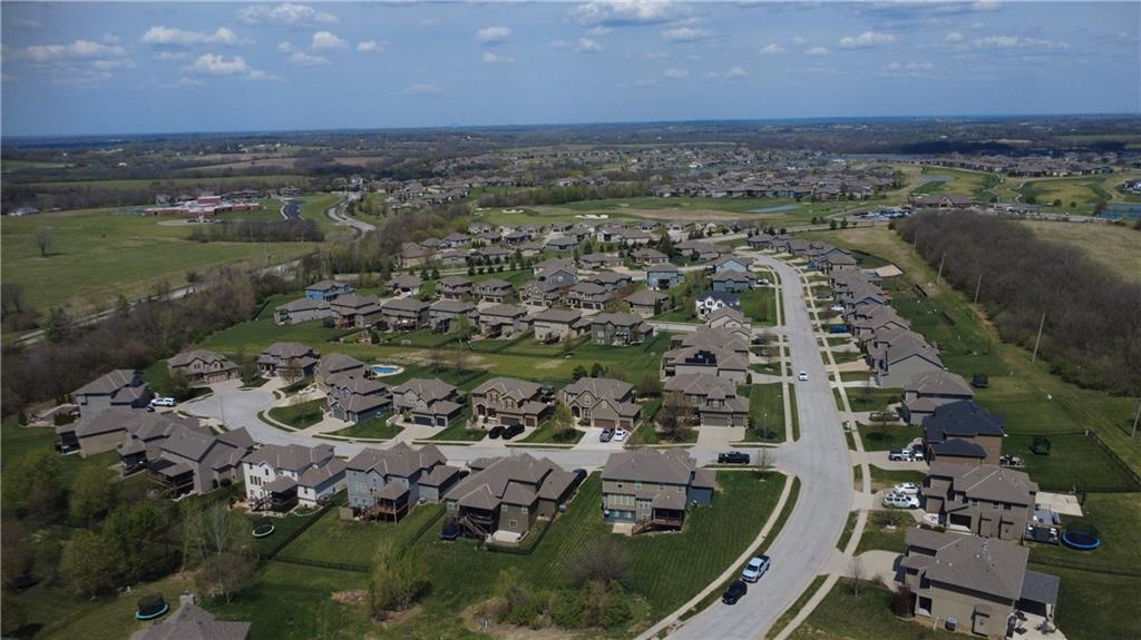 1217 Hampton Drive Raymore, MO 64083 - Photo 39 of 43