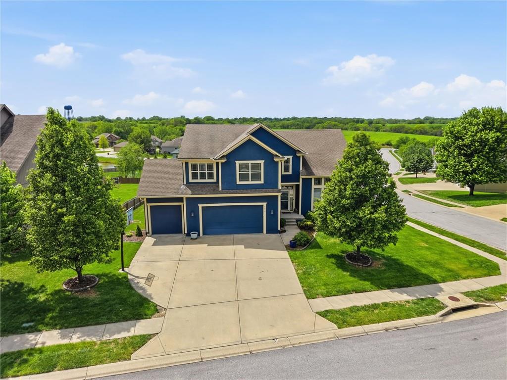 1217 Hampton Drive Raymore, MO 64083 - Photo 5 of 43