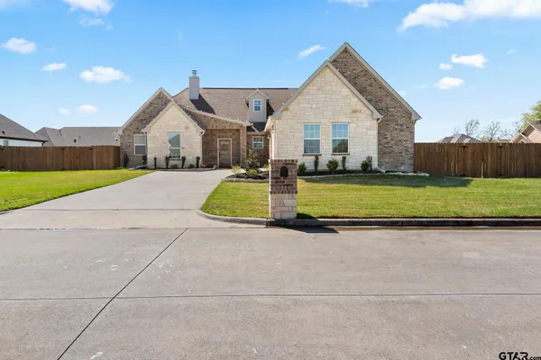 $2,300 | 1000 Stone Hill Street, Mount Pleasant, TX 75455