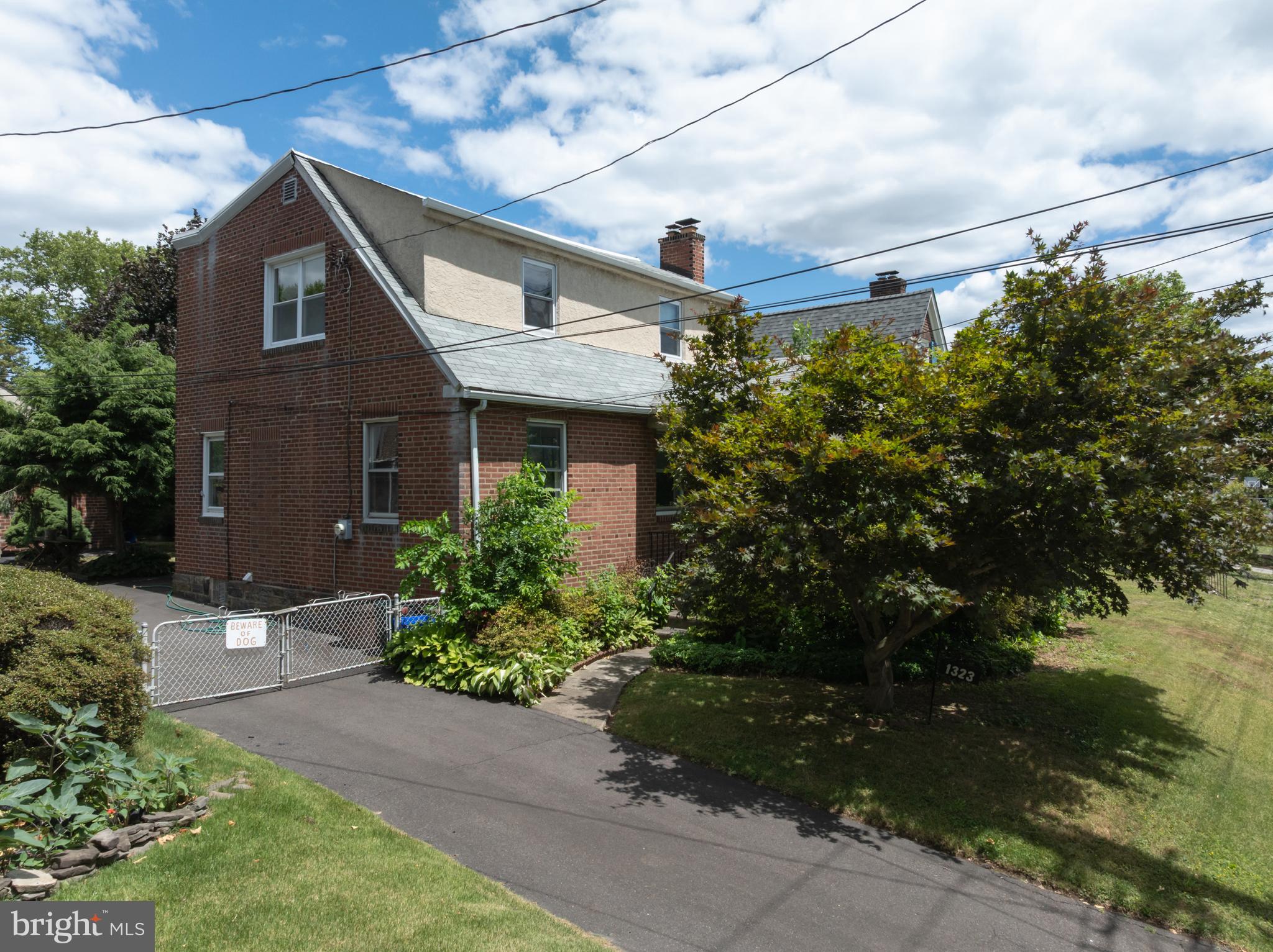 1323 Longshore Avenue Philadelphia, PA 19111 - Photo 4 of 31 Gallery Image 4