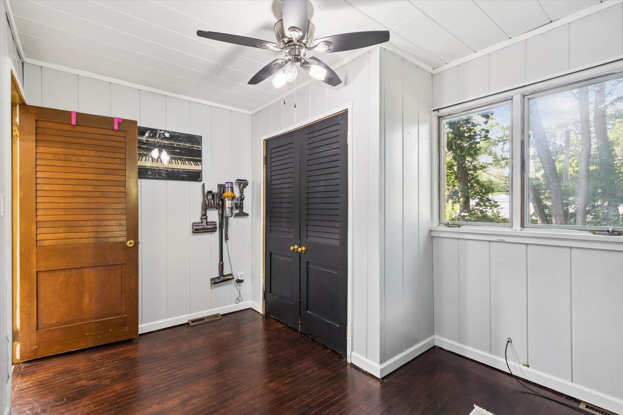 4884 Guilford Road Rockford, IL 61107 - Photo 18 of 33 Gallery Image 18
