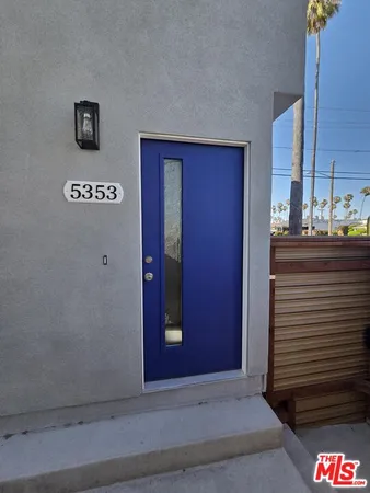 $2,600 | 5353 South Harcourt Avenue, Los Angeles, CA 90043