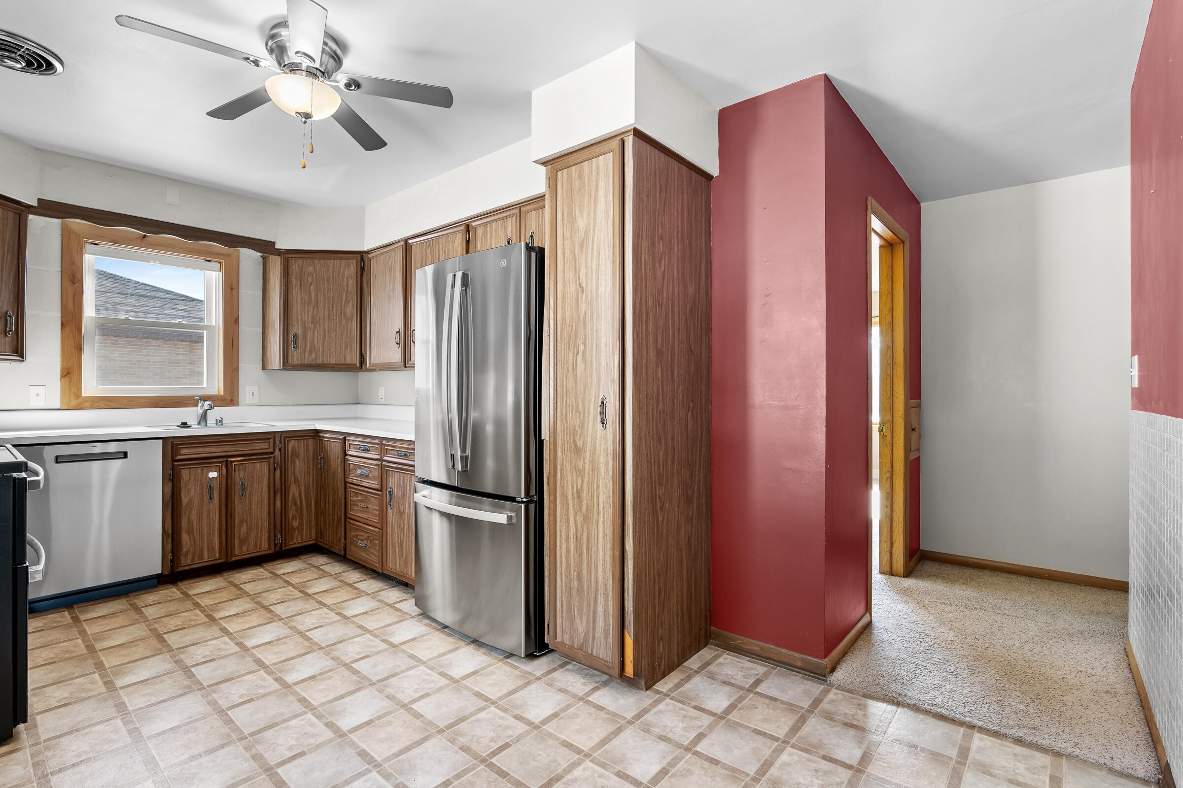 2014 Markham Street Manitowoc, WI 54220 - Photo 7 of 44 Kitchen