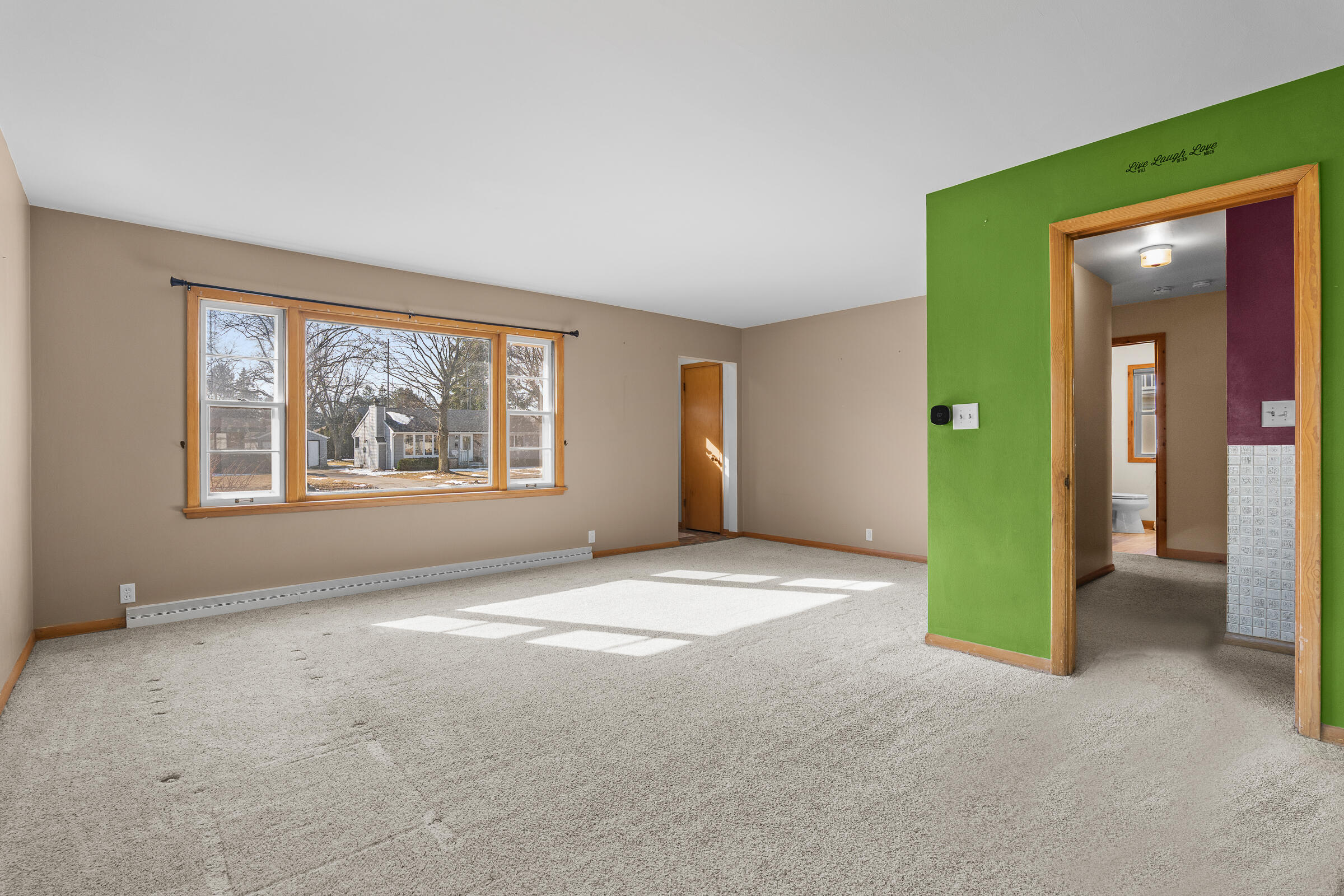 2014 Markham Street Manitowoc, WI 54220 - Photo 12 of 44 Living Room