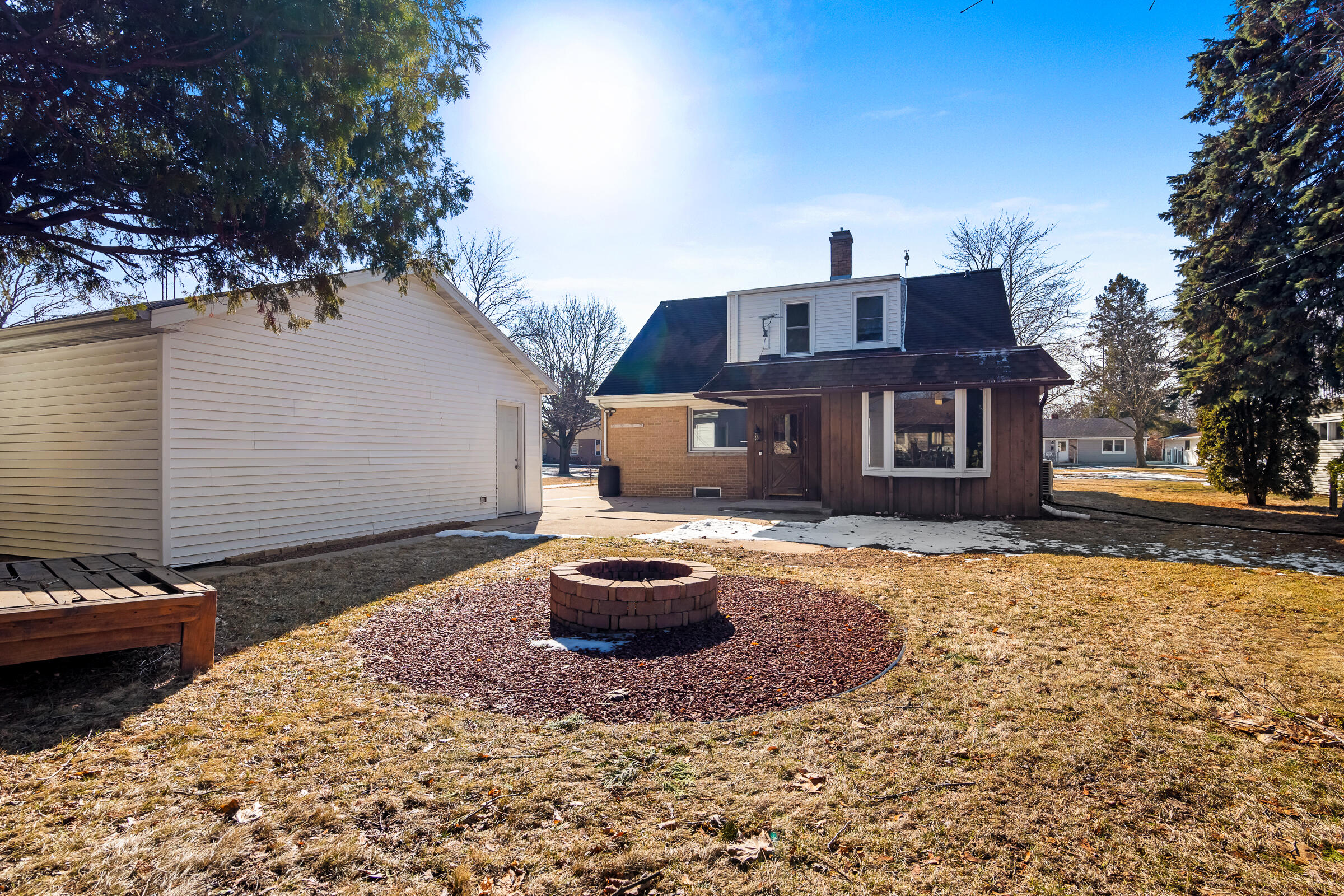 2014 Markham Street Manitowoc, WI 54220 - Photo 35 of 44 Back of House and Yard