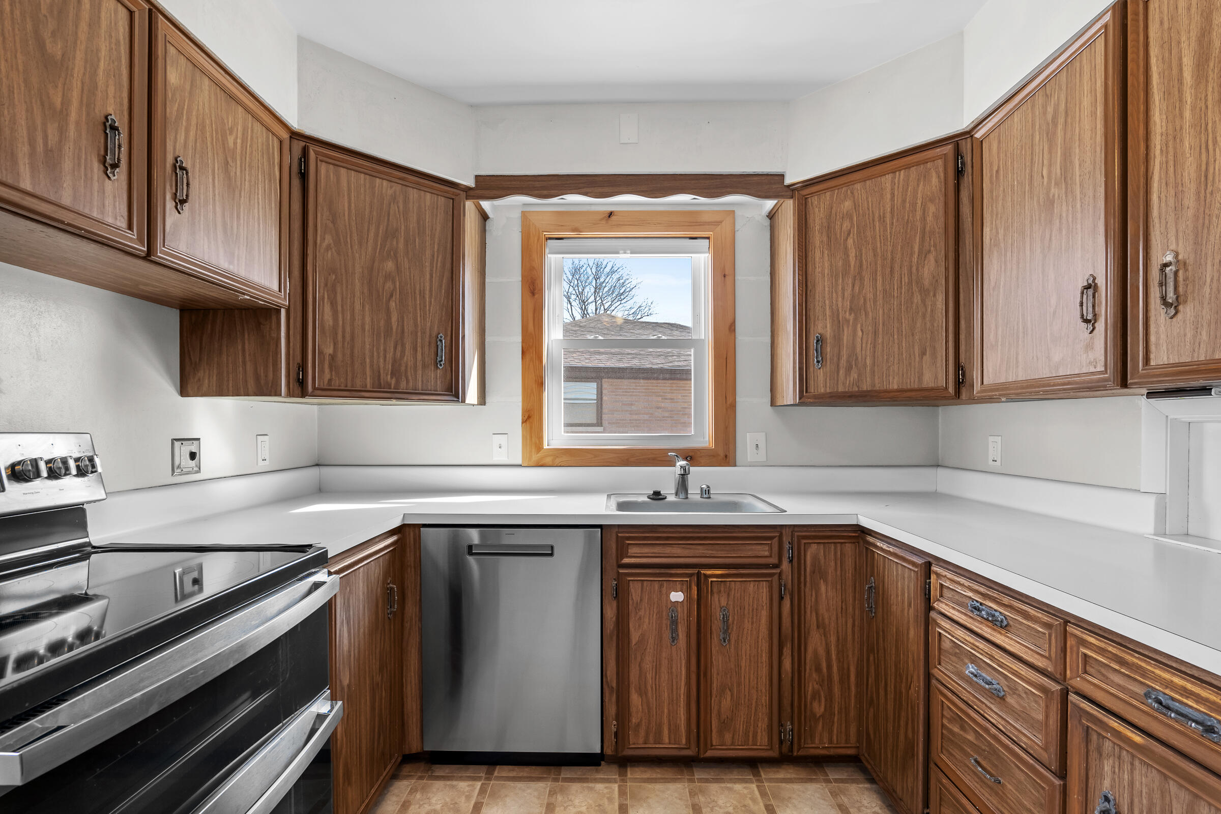 2014 Markham Street Manitowoc, WI 54220 - Photo 5 of 44 Kitchen