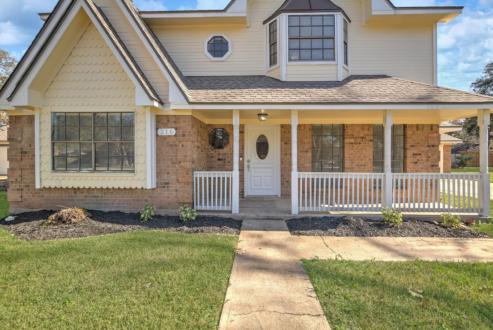 216 Any Way Street Lake Jackson, TX 77566 - Photo 2 of 49