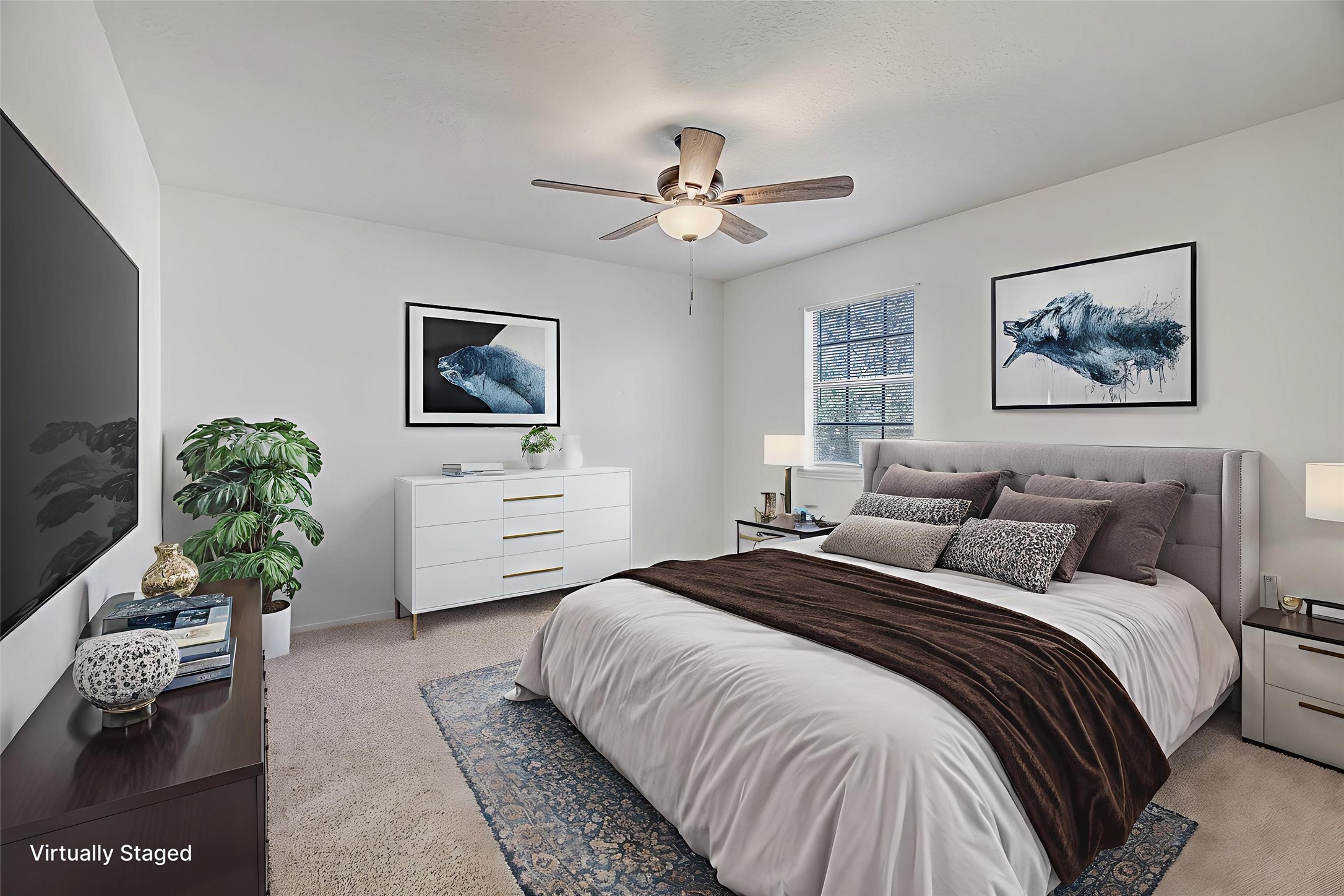 216 Any Way Street Lake Jackson, TX 77566 - Photo 38 of 49 a bedroom with a bed and a couch