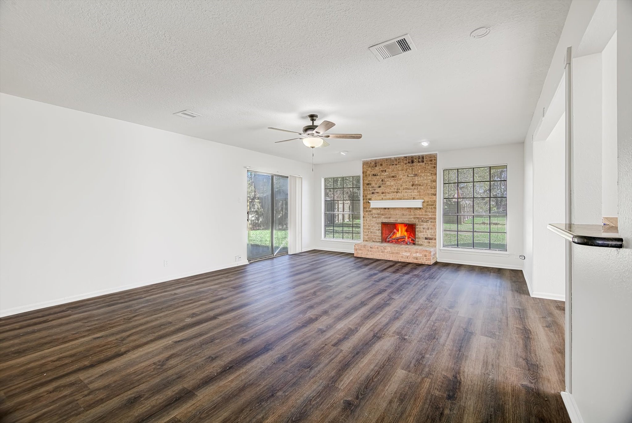 216 Any Way Street Lake Jackson, TX 77566 - Photo 9 of 49