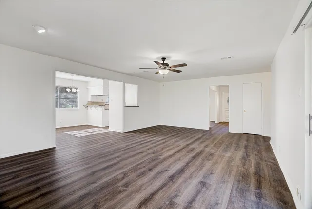 $350,000 | 216 Any Way Street, Lake Jackson, TX 77566