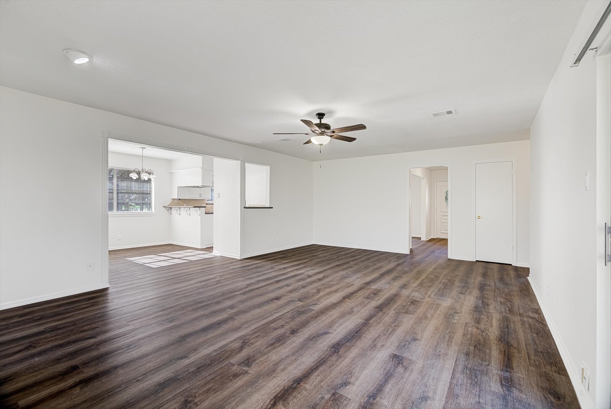 216 Any Way Street Lake Jackson, TX 77566 - Photo 10 of 49