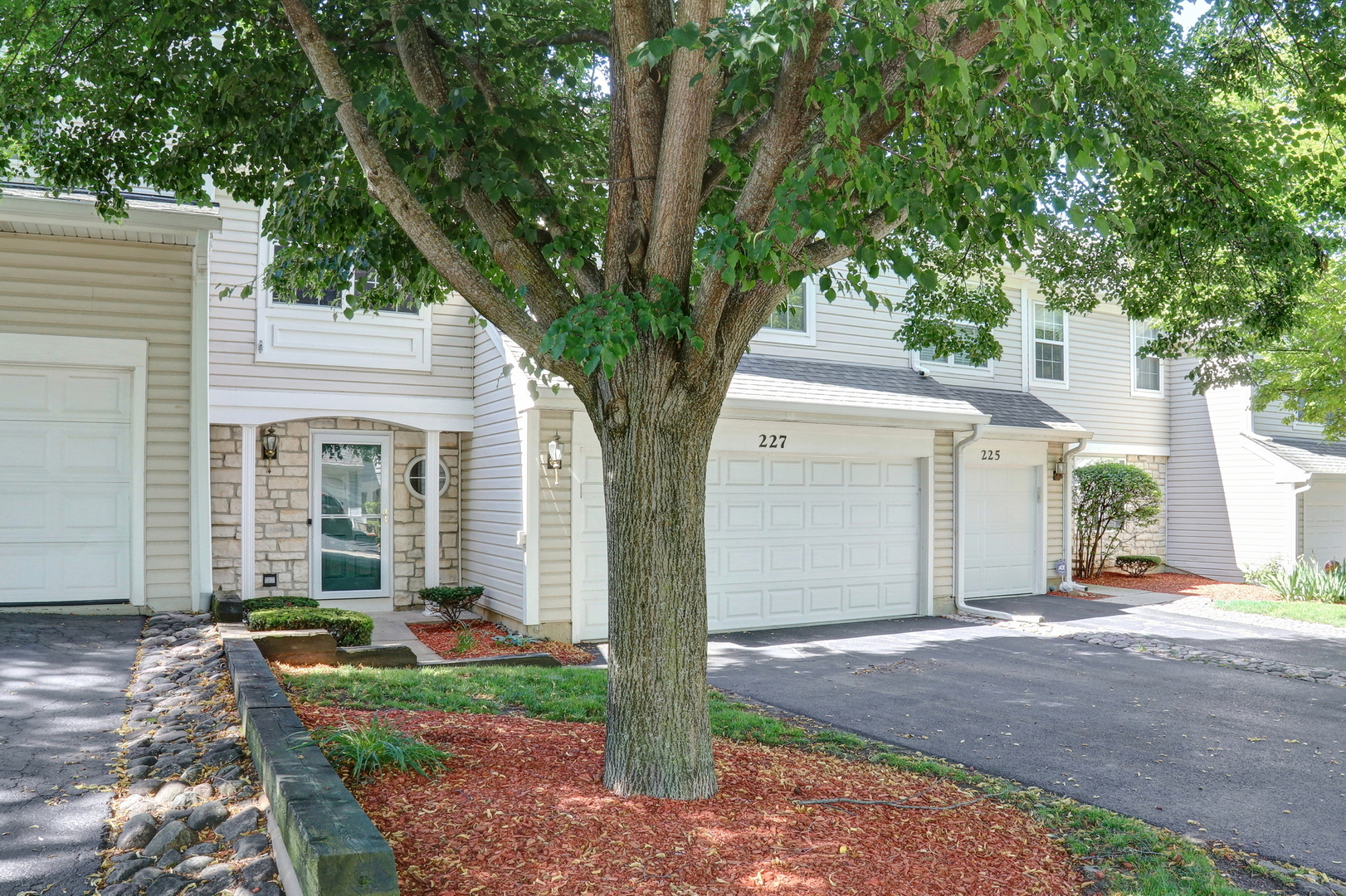 227 Rainier Way Fox Lake, IL 60020 - Photo 2 of 45