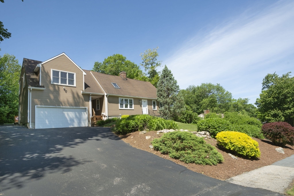 12 Ridge Road Shrewsbury, MA 01545 - Photo 2 of 42