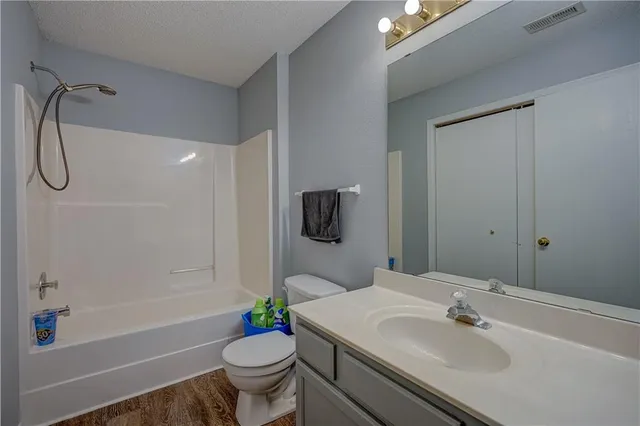 $199,999 | 1314 Southeast Norwood Drive, Lee's Summit, MO 64081