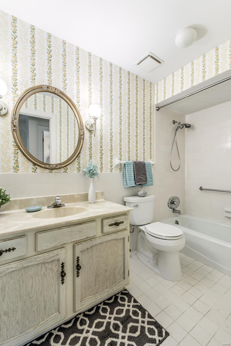 1964 Dougherty Ferry Road St. Louis, MO 63122 - Photo 21 of 36 Gallery Image 21