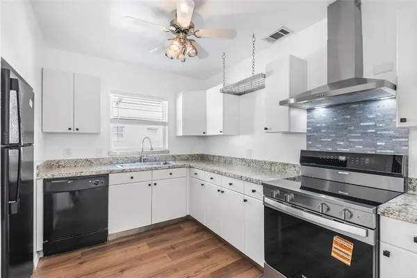 $2,375 | 1517 Gray Street South, St. Petersburg, FL 33707