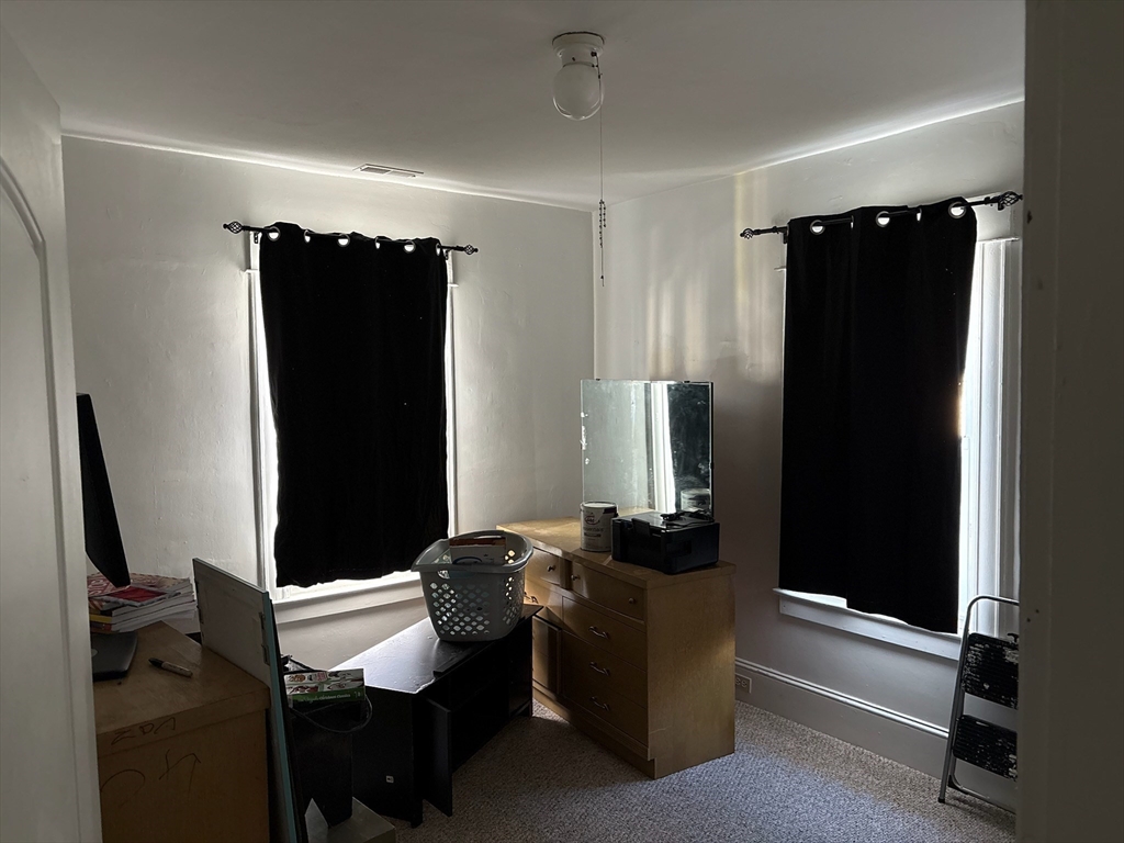 31 Field Street West Springfield, MA 01089 - Photo 7 of 19