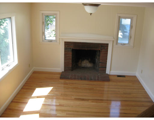 28 Clinton Street Lynn, MA 01902 - Photo 5 of 22 Gallery Image 5