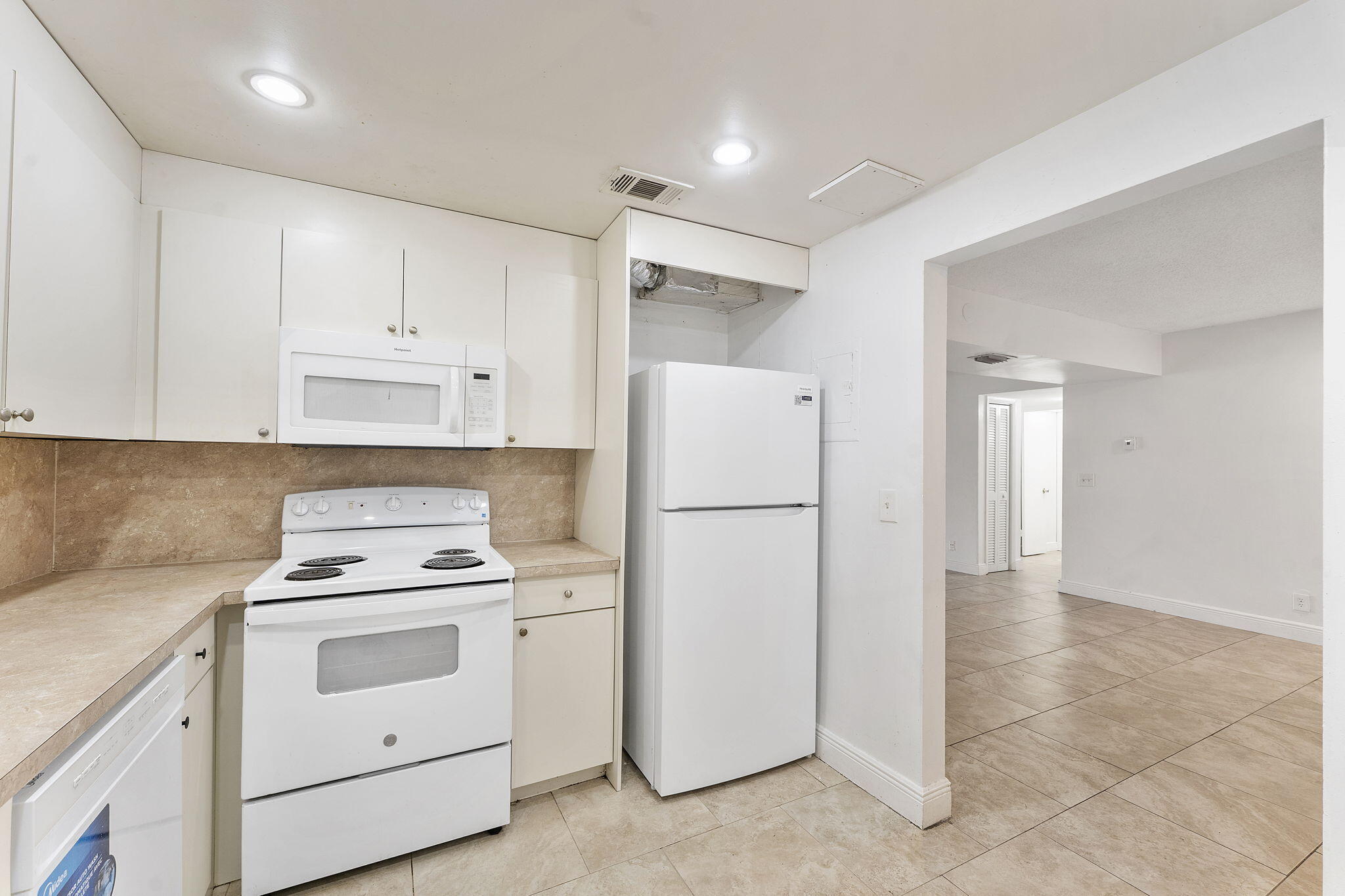 632 Northwest 13th Street, Unit 16 Boca Raton, FL 33486 - Photo 7 of 31 jk 6