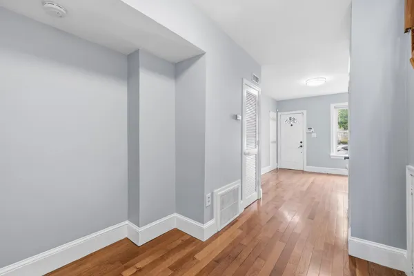 $2,500 | 925 8th Street Northeast, Washington, DC 20002