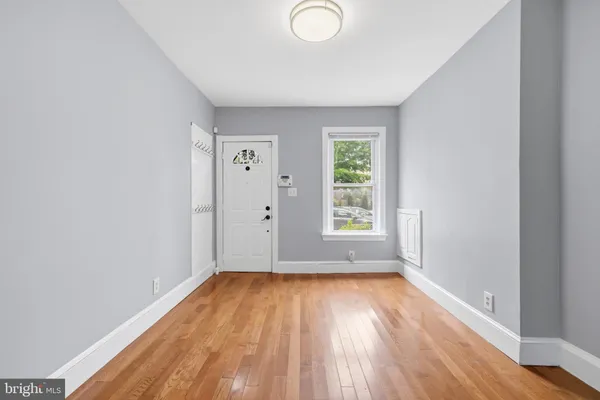 $2,500 | 925 8th Street Northeast, Washington, DC 20002