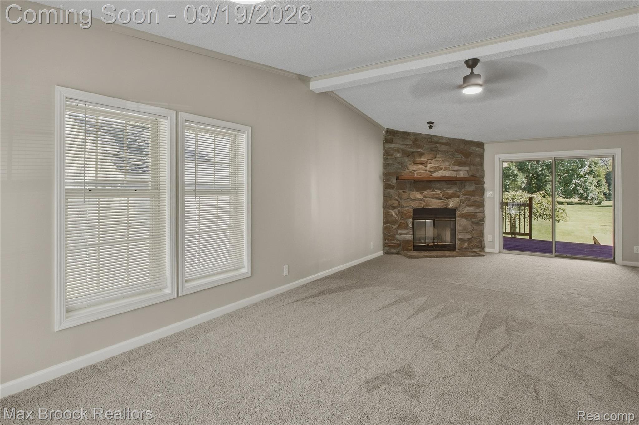 2267 Howe Road Burton, MI 48519 - Photo 5 of 68 IMG_2814.JPG