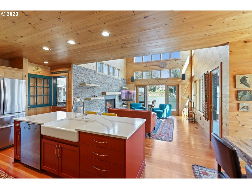 111 North Bridgeton Road, Unit E05 Portland, OR 97217 - Photo 14 of 42 a room with lots of counter space