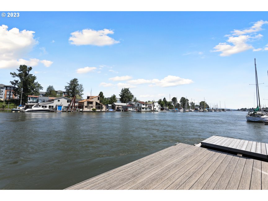 111 North Bridgeton Road, Unit E05 Portland, OR 97217 - Photo 19 of 42 a view of ocean view