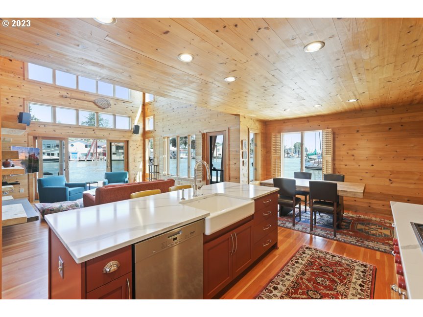111 North Bridgeton Road, Unit E05 Portland, OR 97217 - Photo 24 of 42 a large kitchen with lots of counter top space