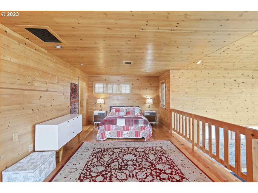 111 North Bridgeton Road, Unit E05 Portland, OR 97217 - Photo 31 of 42 a view of an ocean beach