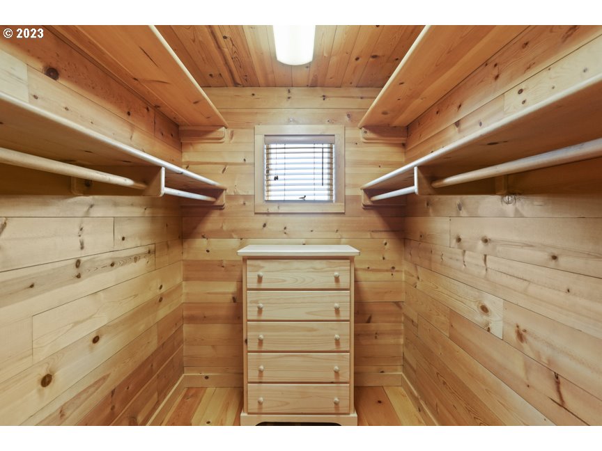 111 North Bridgeton Road, Unit E05 Portland, OR 97217 - Photo 38 of 42 a view of walk in closet