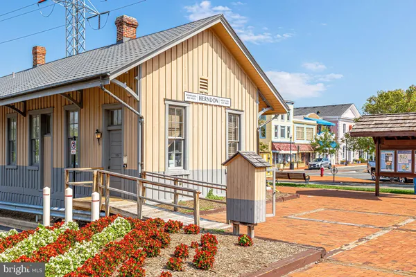 $405,000 | 815 Branch Drive, Unit 207, Herndon, VA 20170