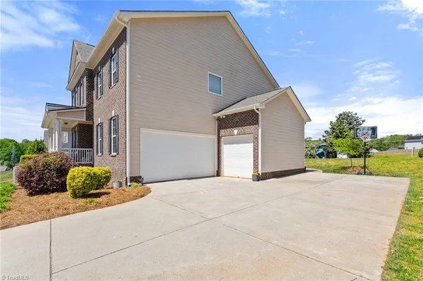 $589,900 | 100 Kreeger Court, King, NC 27021