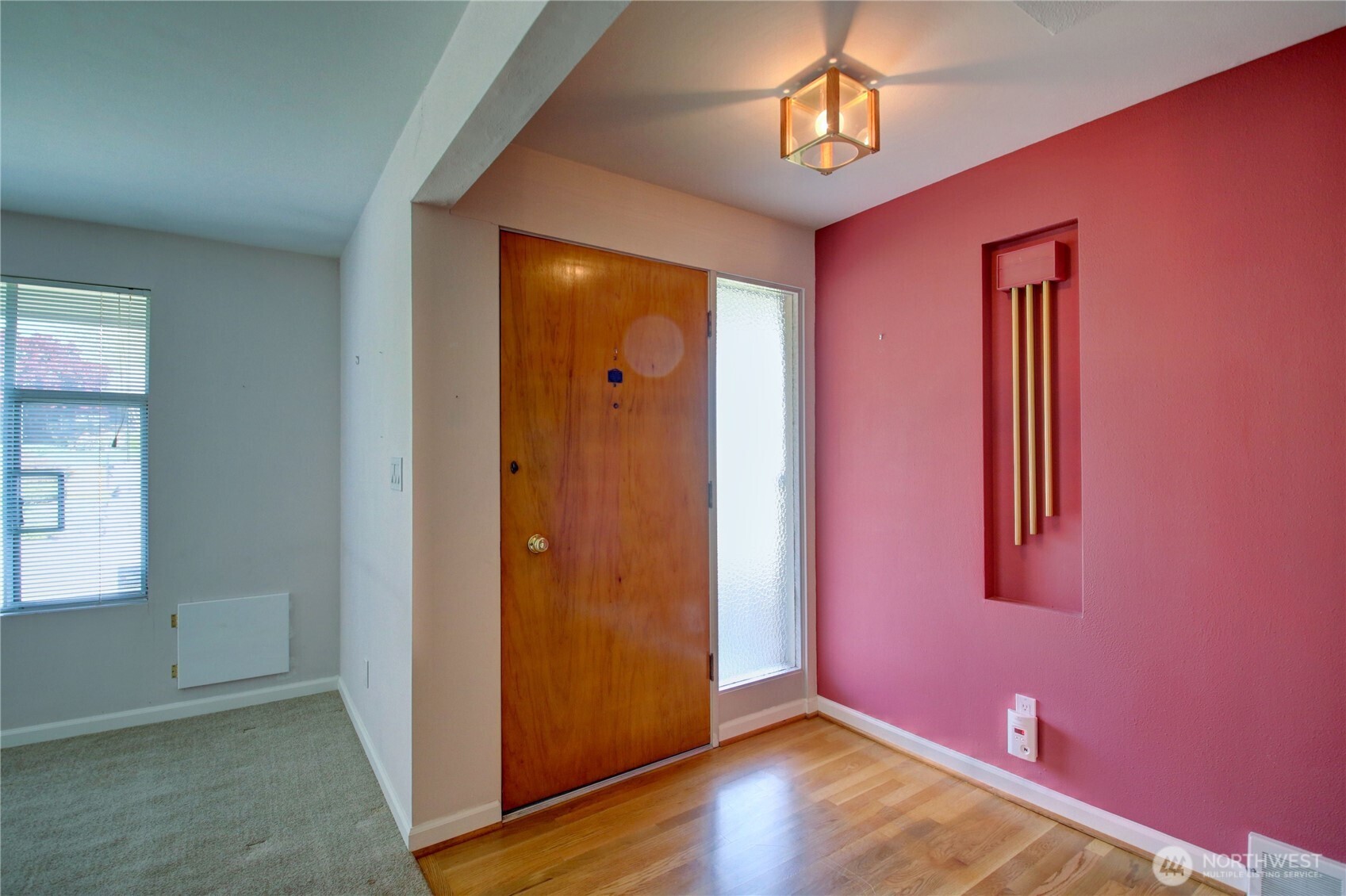 5121 West Highland Road Everett, WA 98203 - Photo 3 of 36 an empty room with windows