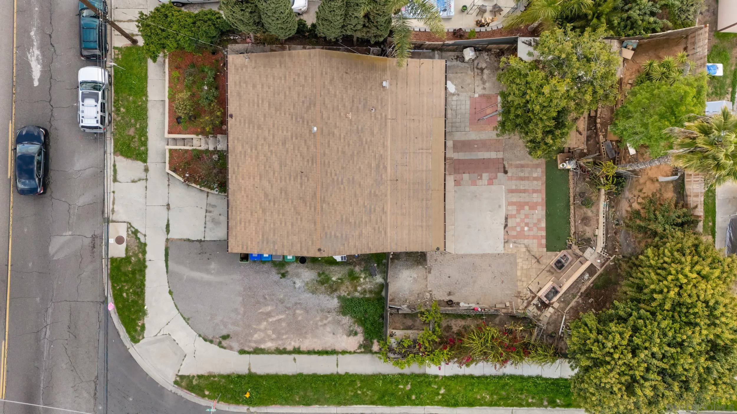 a view of a bird bath