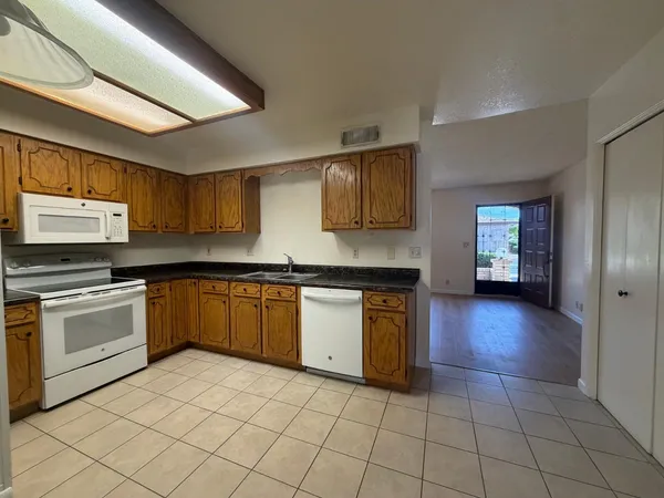 $1,525 | 520 South Greenfield Road, Unit 41, Mesa, AZ 85206