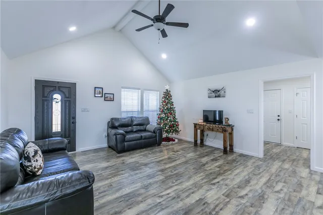 $385,000 | 319 West Weinberger Road, West, TX 76691