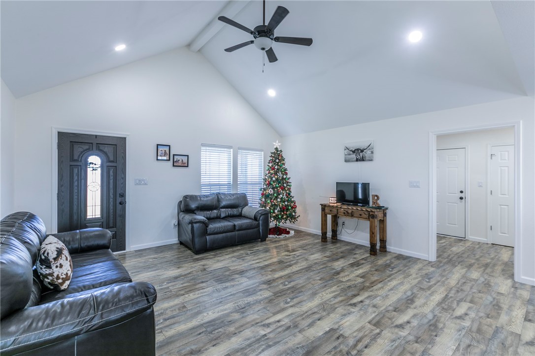 319 West Weinberger Road West, TX 76691 - Photo 3 of 26