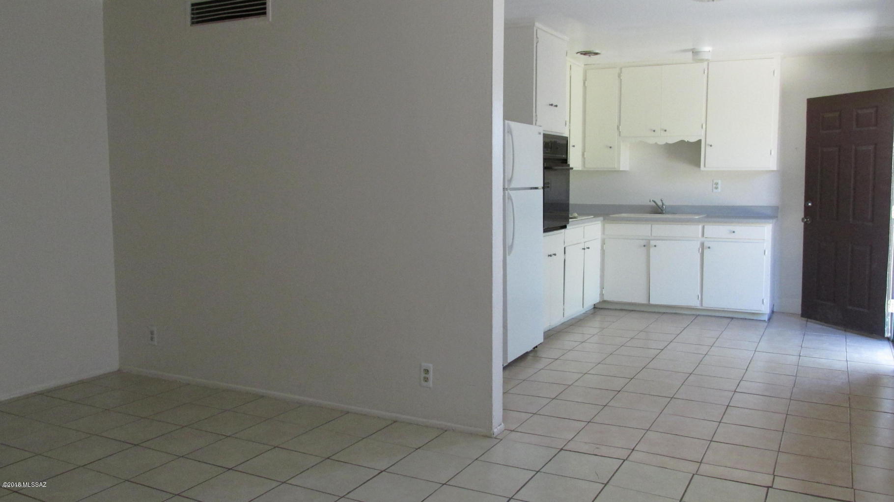 143 East Navajo Road Tucson, AZ 85705 - Photo 9 of 13 Gallery Image 9