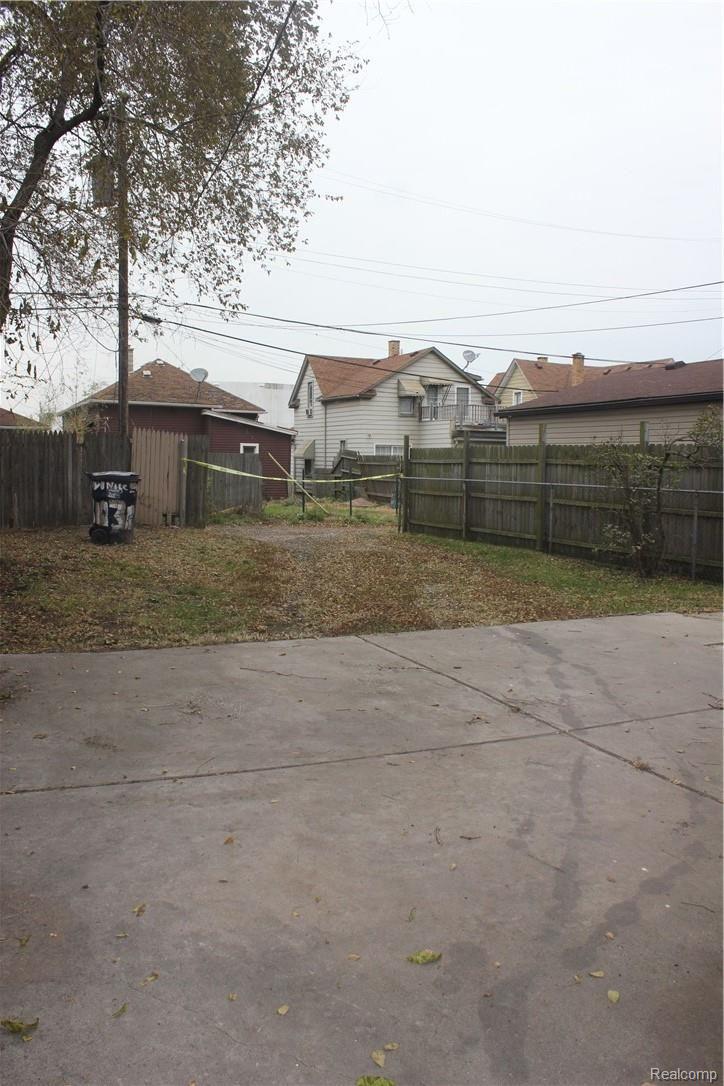 131 Leroy Street River Rouge, MI 48218 - Photo 32 of 35 Backyard