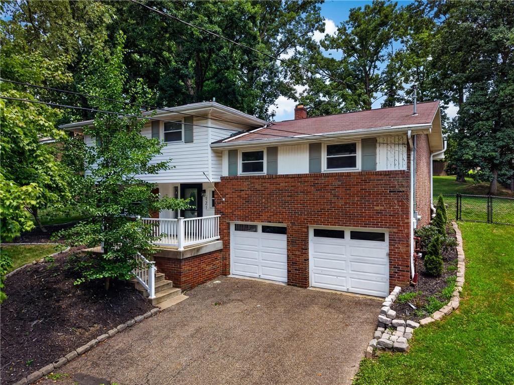 121 South Jamestown Road Coraopolis, PA 15108 - Photo 2 of 25